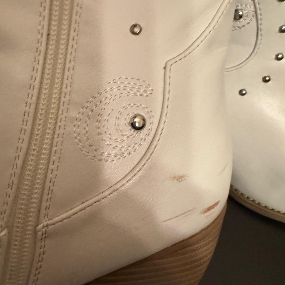 Dream Pairs White Heeled Western Boots - Picture 8 of 11